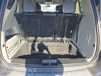 2014 Chrysler Town & Country Touring 121.2" WB - miniatura 17