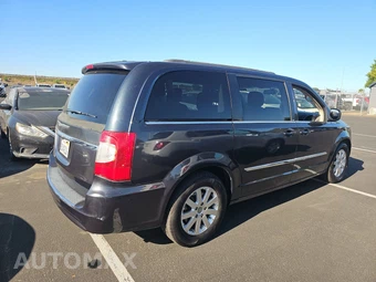 2014 Chrysler Town & Country Touring 121.2" WB - miniatura 4