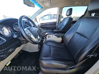 2014 Chrysler Town & Country Touring 121.2" WB - miniatura 7