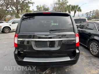 2014 Chrysler Town & Country Touring 121.2" WB - miniatura 5