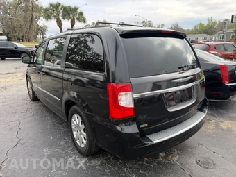 2014 Chrysler Town & Country Touring 121.2" WB - miniatura 6