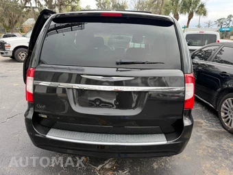 2014 Chrysler Town & Country Touring 121.2" WB - miniatura 8