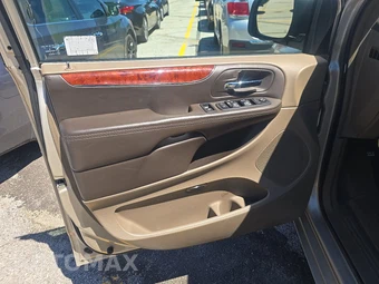 2014 Chrysler Town & Country Touring 121.2" WB – miniatura 15