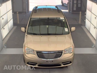 2014 Chrysler Town & Country Touring 121.2" WB – miniatura 2