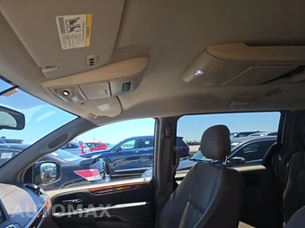 2014 Chrysler Town & Country Touring 121.2" WB – miniatura 21