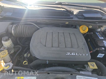 2014 Chrysler Town & Country Touring 121.2" WB – miniatura 23