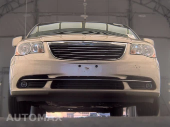 2014 Chrysler Town & Country Touring 121.2" WB – miniatura 3