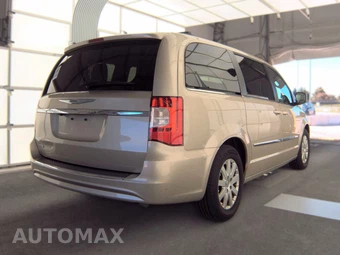 2014 Chrysler Town & Country Touring 121.2" WB – miniatura 5