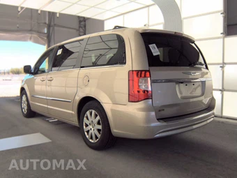 2014 Chrysler Town & Country Touring 121.2" WB – miniatura 8