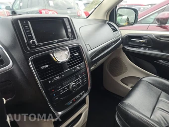 2014 Chrysler Town & Country Touring 121.2" WB - miniatura 11