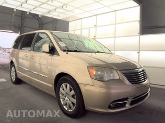 2014 Chrysler Town & Country Touring 121.2" WB - miniatura 3