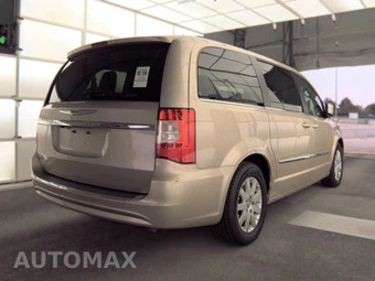 2014 Chrysler Town & Country Touring 121.2" WB - miniatura 4