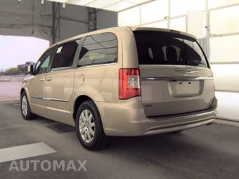 2014 Chrysler Town & Country Touring 121.2" WB - miniatura 6