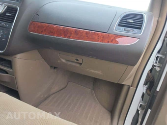 2014 Chrysler Town & Country Touring 121.2" WB - miniatura 20