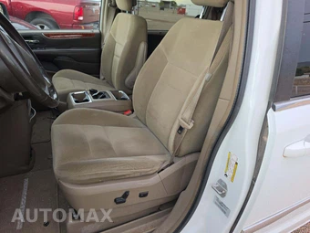 2014 Chrysler Town & Country Touring 121.2" WB - miniatura 6
