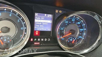 2014 Chrysler Town & Country Touring 121.2" WB - miniatura 12