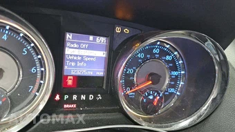 2014 Chrysler Town & Country Touring 121.2" WB - miniatura 13