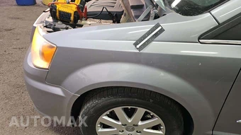 2014 Chrysler Town & Country Touring 121.2" WB - miniatura 4