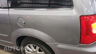 2014 Chrysler Town & Country Touring 121.2" WB - miniatura 5