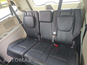 2014 Chrysler Town & Country Touring L 121.2" WB - miniatura 11