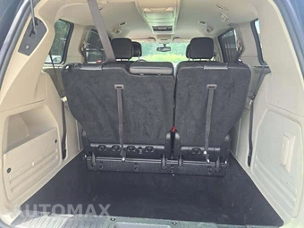 2014 Chrysler Town & Country Touring L 121.2" WB - miniatura 12