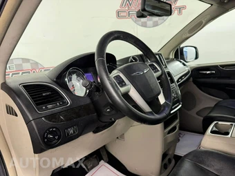 2014 Chrysler Town & Country Touring L 121.2" WB - miniatura 10