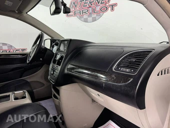 2014 Chrysler Town & Country Touring L 121.2" WB - miniatura 12