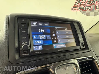 2014 Chrysler Town & Country Touring L 121.2" WB - miniatura 18