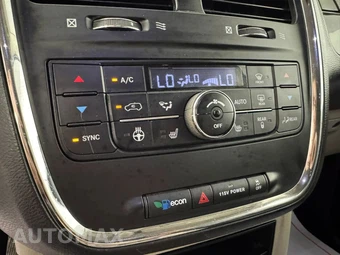 2014 Chrysler Town & Country Touring L 121.2" WB - miniatura 19