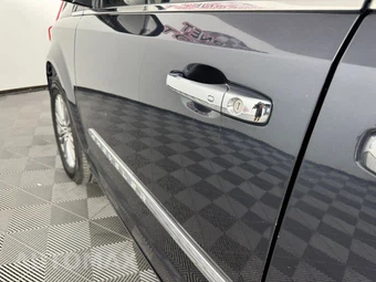 2014 Chrysler Town & Country Touring L 121.2" WB - miniatura 22