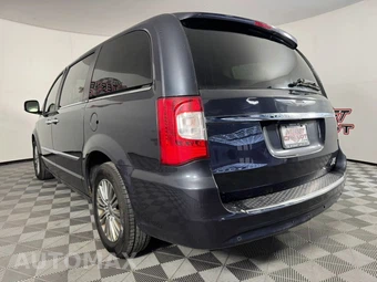 2014 Chrysler Town & Country Touring L 121.2" WB - miniatura 24