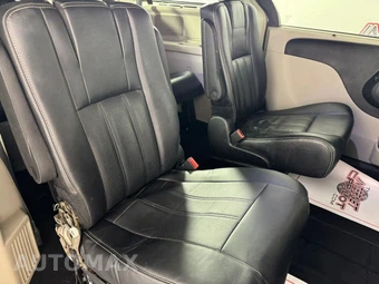 2014 Chrysler Town & Country Touring L 121.2" WB - miniatura 36
