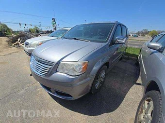 2014 Chrysler Town & Country Touring L 121.2" WB
