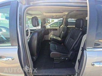 2014 Chrysler Town & Country Touring L 121.2" WB – miniatura 13
