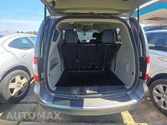 2014 Chrysler Town & Country Touring L 121.2" WB – miniatura 15