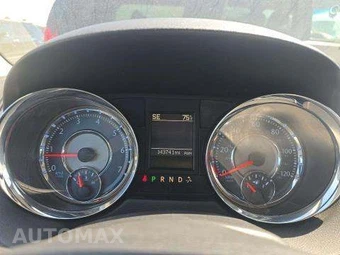 2014 Chrysler Town & Country Touring L 121.2" WB – miniatura 9