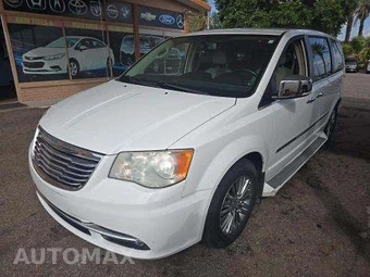 2014 Chrysler Town & Country Touring L 121.2" WB