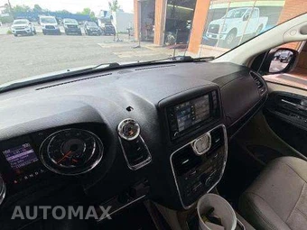 2014 Chrysler Town & Country Touring L 121.2" WB - miniatura 10
