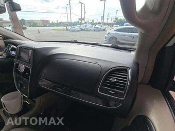 2014 Chrysler Town & Country Touring L 121.2" WB - miniatura 20
