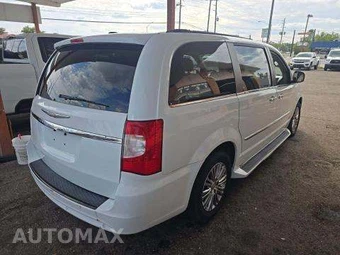2014 Chrysler Town & Country Touring L 121.2" WB - miniatura 3
