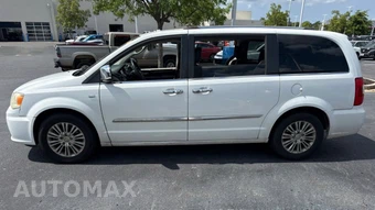 2014 Chrysler Town & Country Touring L 30th Anniversary 121.2" WB - miniatura 8