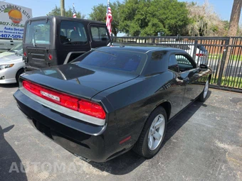 2014 Dodge Challenger SXT – miniatura 3