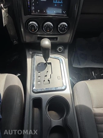 2014 Dodge Challenger SXT – miniatura 27