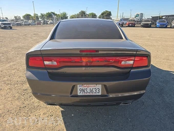 2014 Dodge Charger SE – miniatura 5