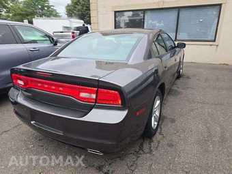 2014 Dodge Charger SE – miniatura 3