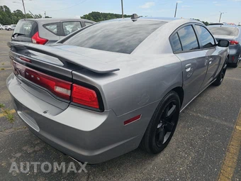 2014 Dodge Charger SE – miniatura 4