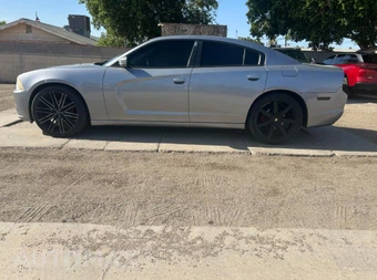 2014 Dodge Charger SE - miniatura 3