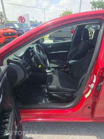 2014 Dodge Dart SXT – miniatura 3