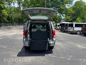 2014 Dodge Grand Caravan AVP 121.2" WB - miniatura 3
