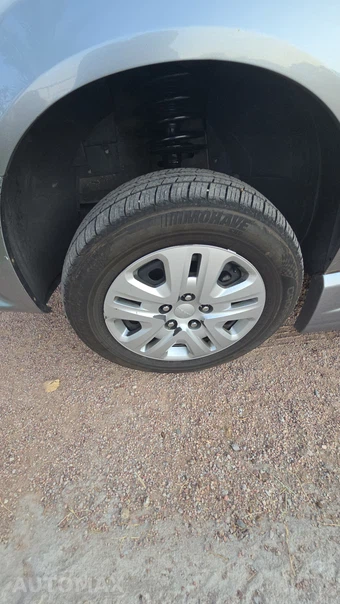 2014 Dodge Grand Caravan SE 121.2" WB - miniatura 32